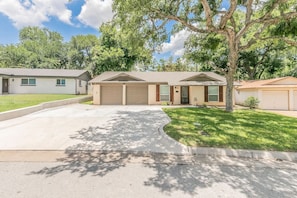 Exterior - Walk to Stadium | 3BR w/ Lush Yard + Patio (Arlington)