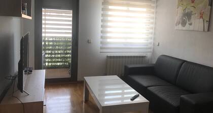 Apartamento En Madrid Situado Cerca De Metro Y Autobus