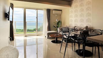 Standard Condo, Non Smoking | 2 bedrooms, desk, laptop workspace, free WiFi