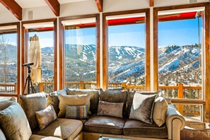 TV, fireplace, stereo