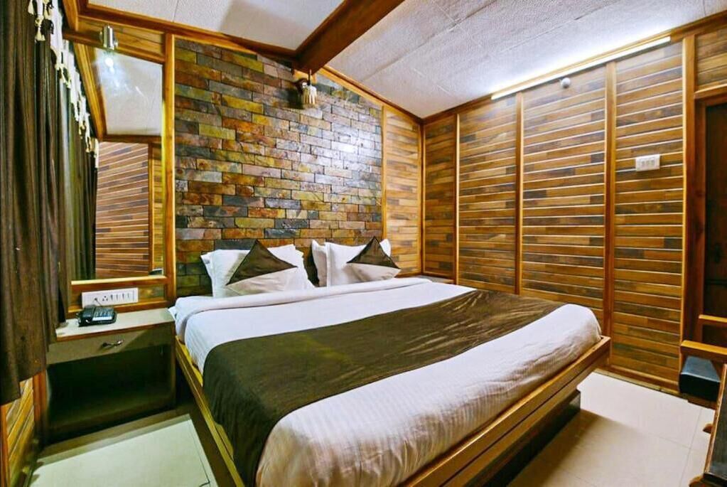 Premium bedding, free WiFi, bed sheets