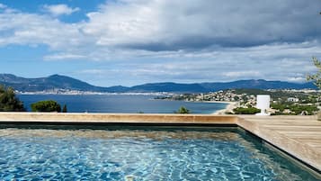 Piscine extérieure, piscine chauffée