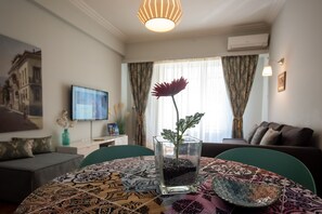 Family Apartment | Living room | 50-inch Smart TV with digital channels, TV, Netflix
