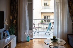 Family Apartment | Balcony - Blue Ark Acropolis Light (Athens)