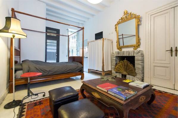 1 bedroom, desk, iron/ironing board, free WiFi