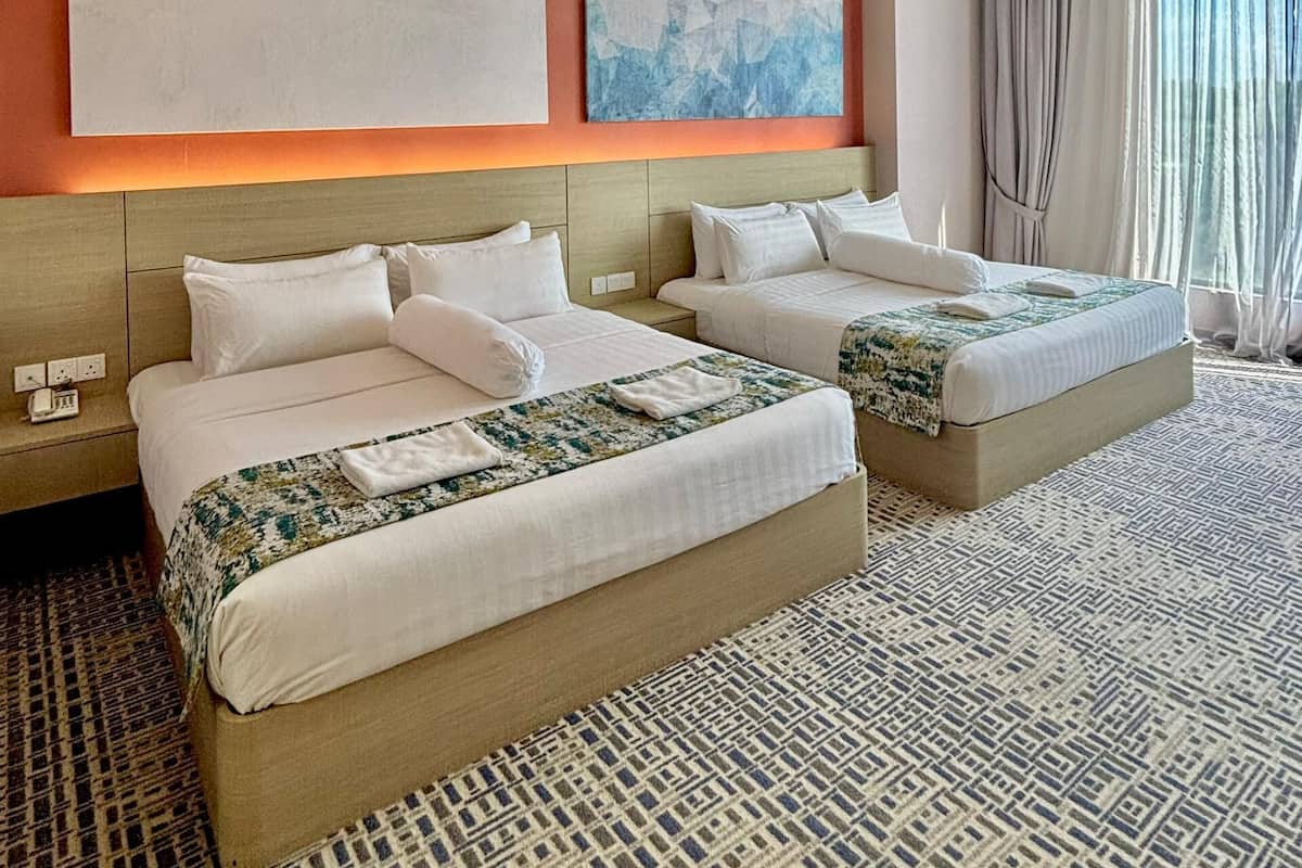 Minibar, desk, soundproofing, free WiFi
