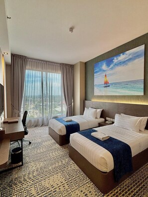 Minibar, escritorio, sistema de insonorización y wifi gratis