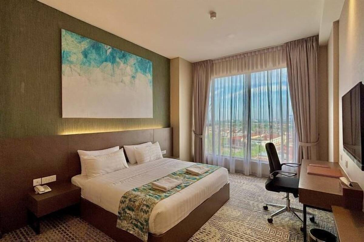 1 bedroom, minibar, desk, soundproofing