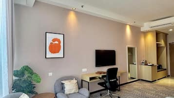 Minibar, desk, soundproofing, free WiFi