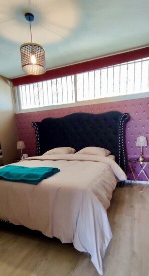 1 quarto, Wi-Fi de cortesia, roupa de cama