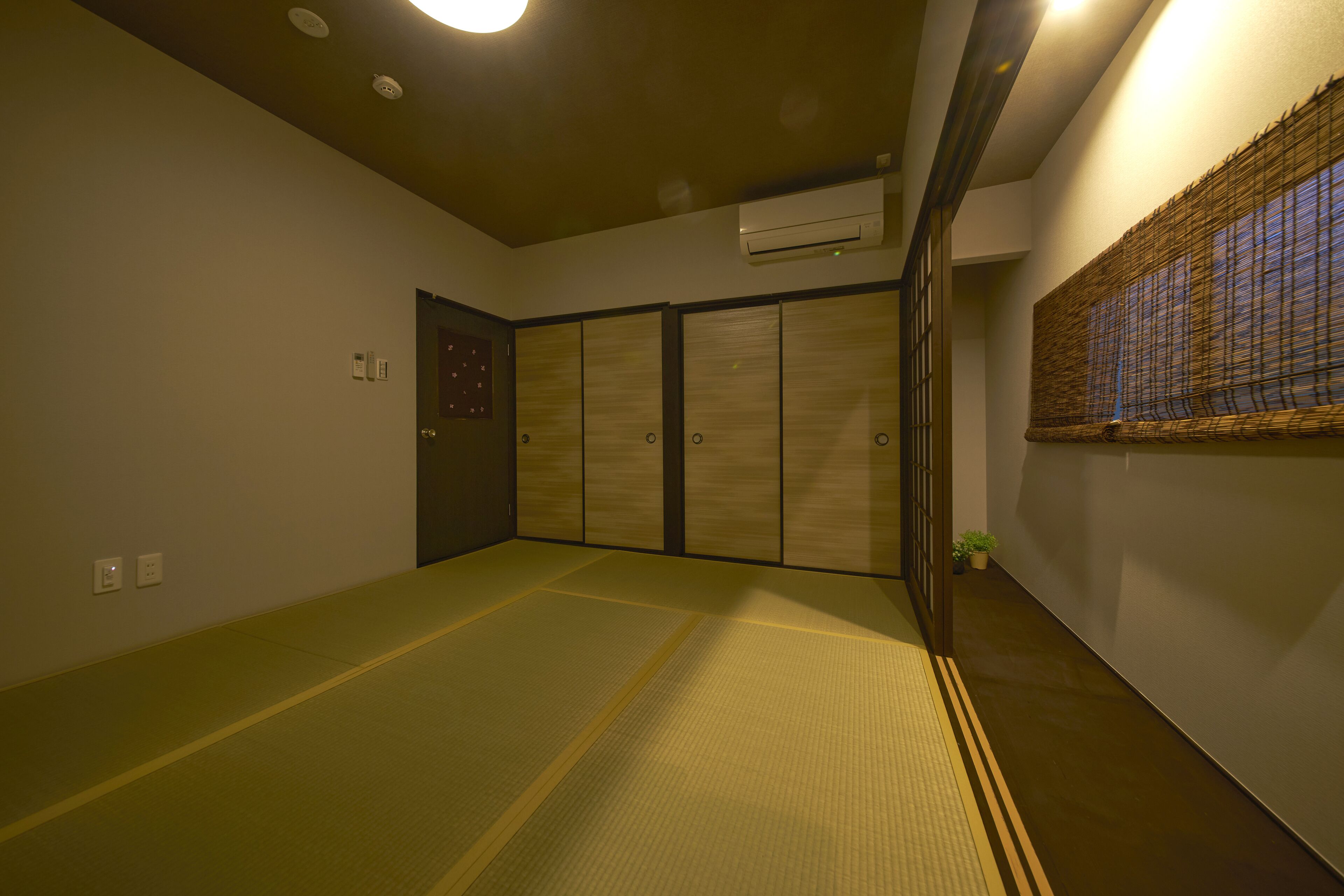 Family Room, Non Smoking | Blackout drapes, free WiFi, bed sheets