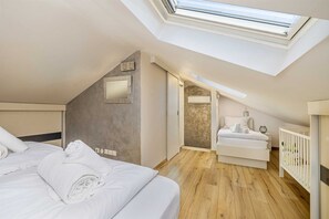 1 bedroom, free WiFi, bed sheets - Charming holiday house LUCIJA (Žgaljići)