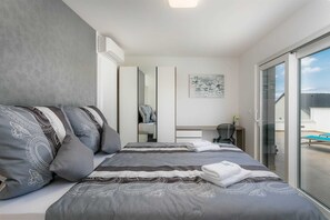 4 bedrooms, free WiFi, bed sheets