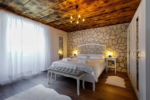 3 bedrooms, iron/ironing board, free WiFi, bed sheets - Rustic apartment EVELIN close to the beach (Pinezići)