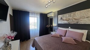 4 bedrooms, free WiFi, bed sheets