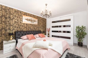 4 bedrooms, free WiFi, bed sheets - Holiday house SUMMER OASIS (Kras)