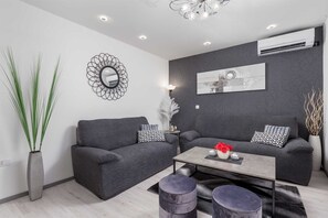 TV - Holiday house SUMMER OASIS (Kras)