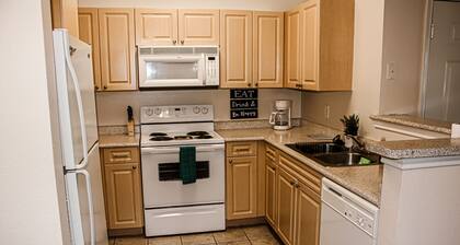 Astute | Contemporary 2BR | by NRG, MED CTR & DWTN