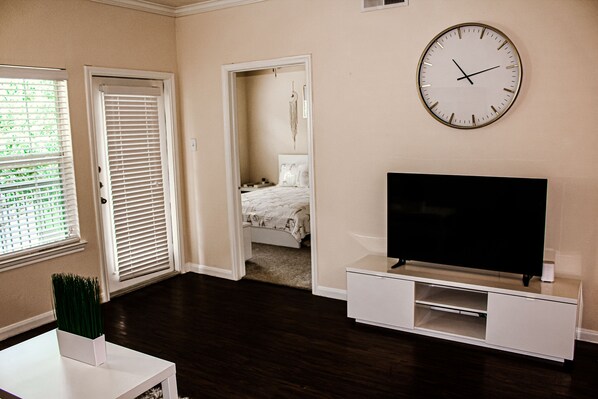 2 多间卧室、熨斗/熨衣板、免费 WiFi、床单