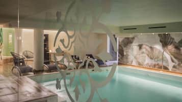 Bathtub spa indoor