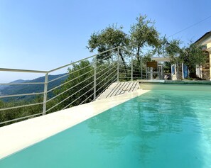 Outdoor pool, a heated pool - Dream home with sea views and heated pool & large terrace in the olive grove (Pontedassio)