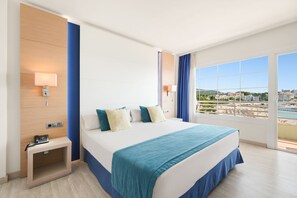 Escritorio y espacio para trabajar con laptop 