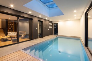 Innenpool, beheizter Pool