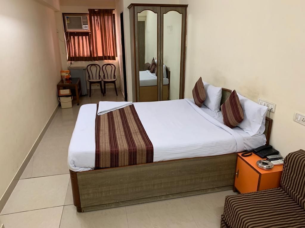 In-room safe, desk, free WiFi, bed sheets