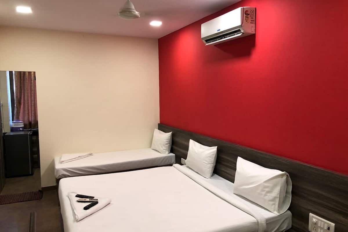 Studio | In-room safe, desk, free WiFi, bed sheets