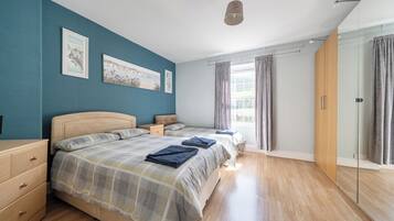 4 bedrooms, iron/ironing board, free WiFi, bed sheets