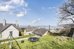 Property grounds - 4Br Stunning Sea View Escape-near Snowdonia & Coastal Trails (Penmaenmawr)