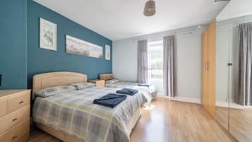 4 Schlafzimmer, Bügeleisen/Bügelbrett, kostenloses WLAN, Bettwäsche