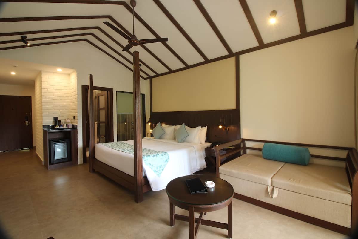River Front Room | 1 bedroom, minibar, in-room safe, desk