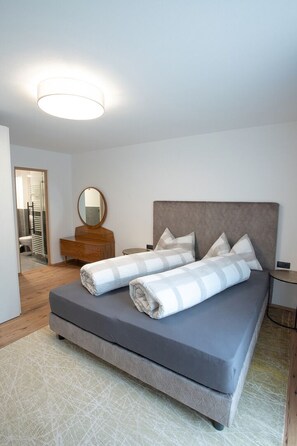 2 slaapkamers, een kluis op de kamer, reisbedje, gratis wifi