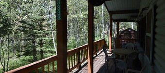 Huckleberry Hut | Yellowstone Cabin|