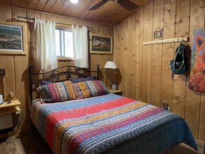 2 室のベッドルーム、デスク、アイロン / アイロン台、WiFi (無料)