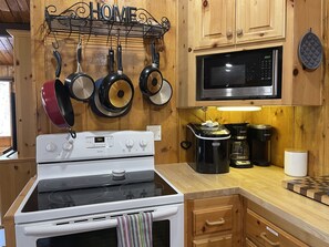 Fridge, microwave, oven, stovetop - Huckleberry Hut | Yellowstone Cabin| (Island Park)