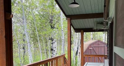Huckleberry Hut | Cozy Fishing Cabin Near YNP