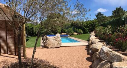 AIR-CONDITIONED VILLA WITH PRIVATE POOL HEATED AT 29 °