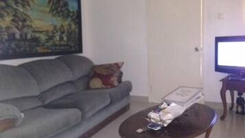 Rumah Eksklusif | Area keluarga | TV LCD