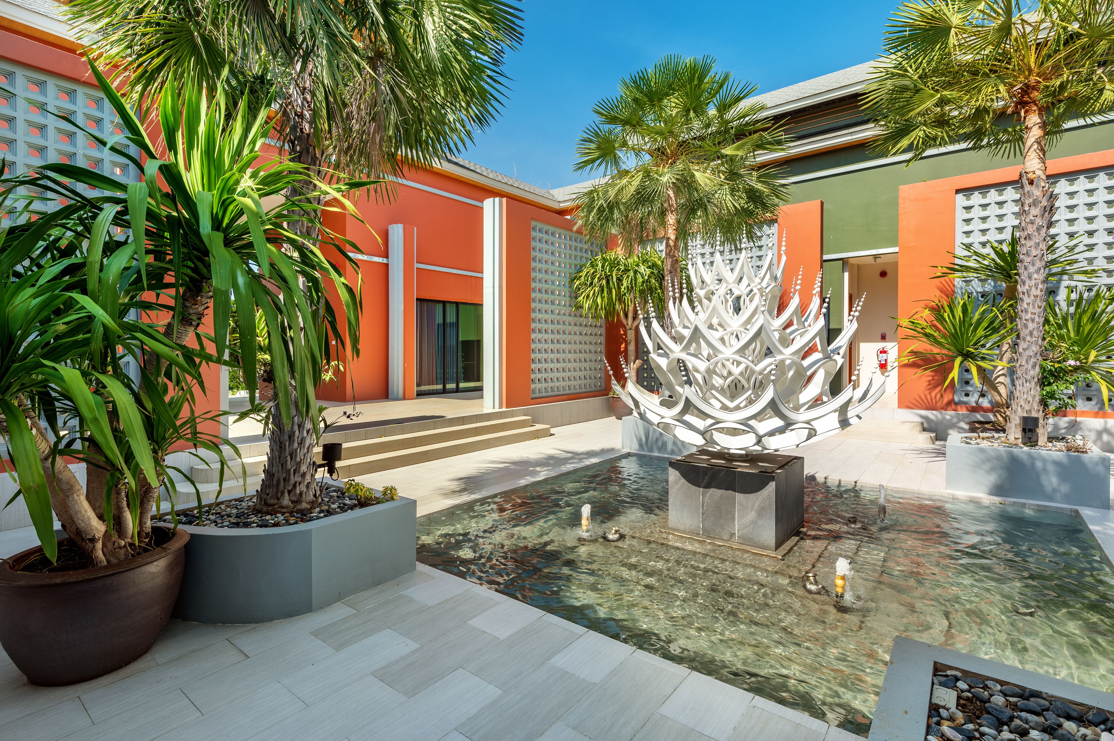 المنشأة من الخارج