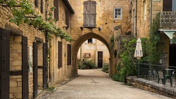 Enceinte de lâhĂ©bergement