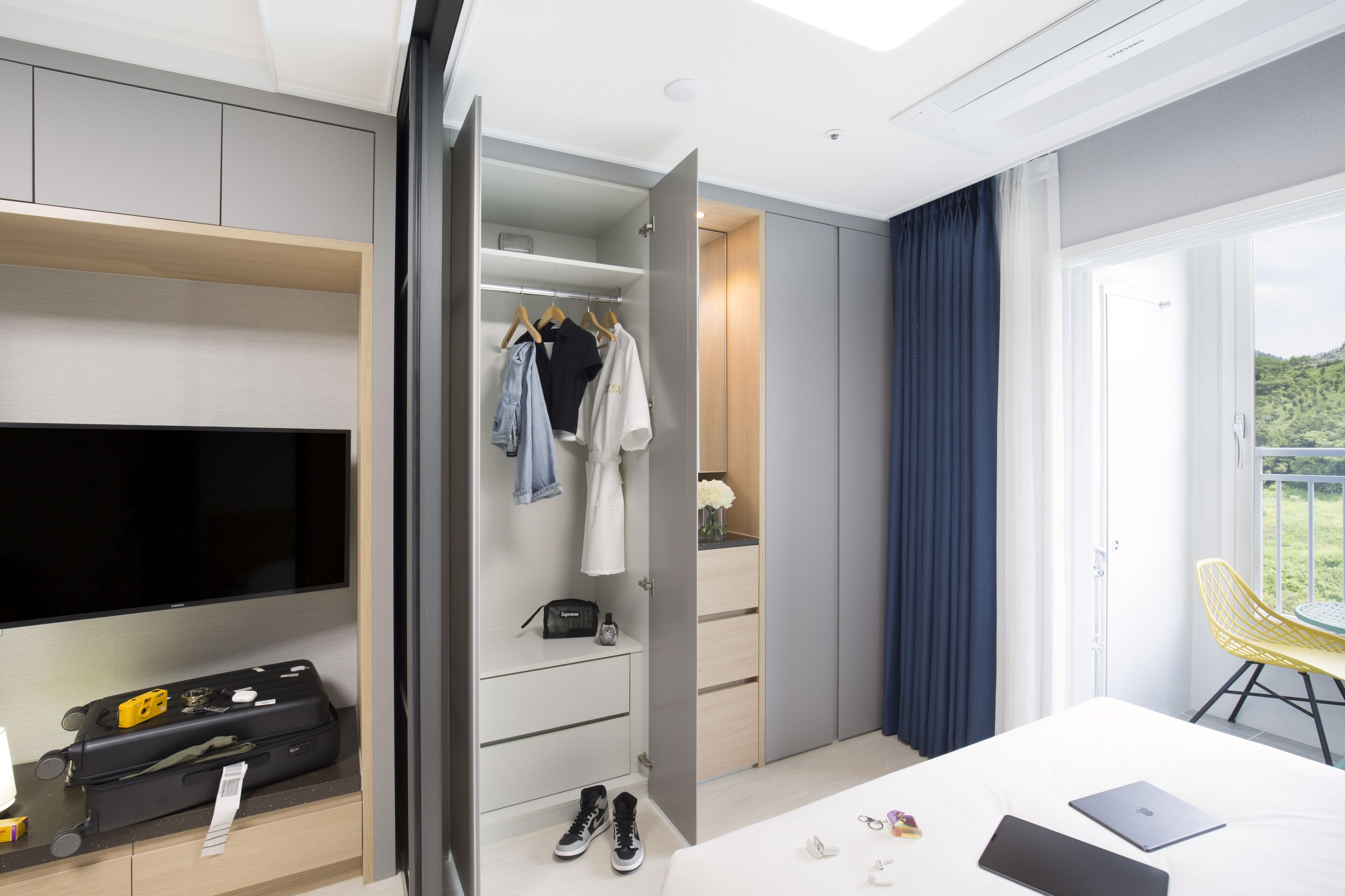 individually decorated, individually furnished, free wifi, bed sheets