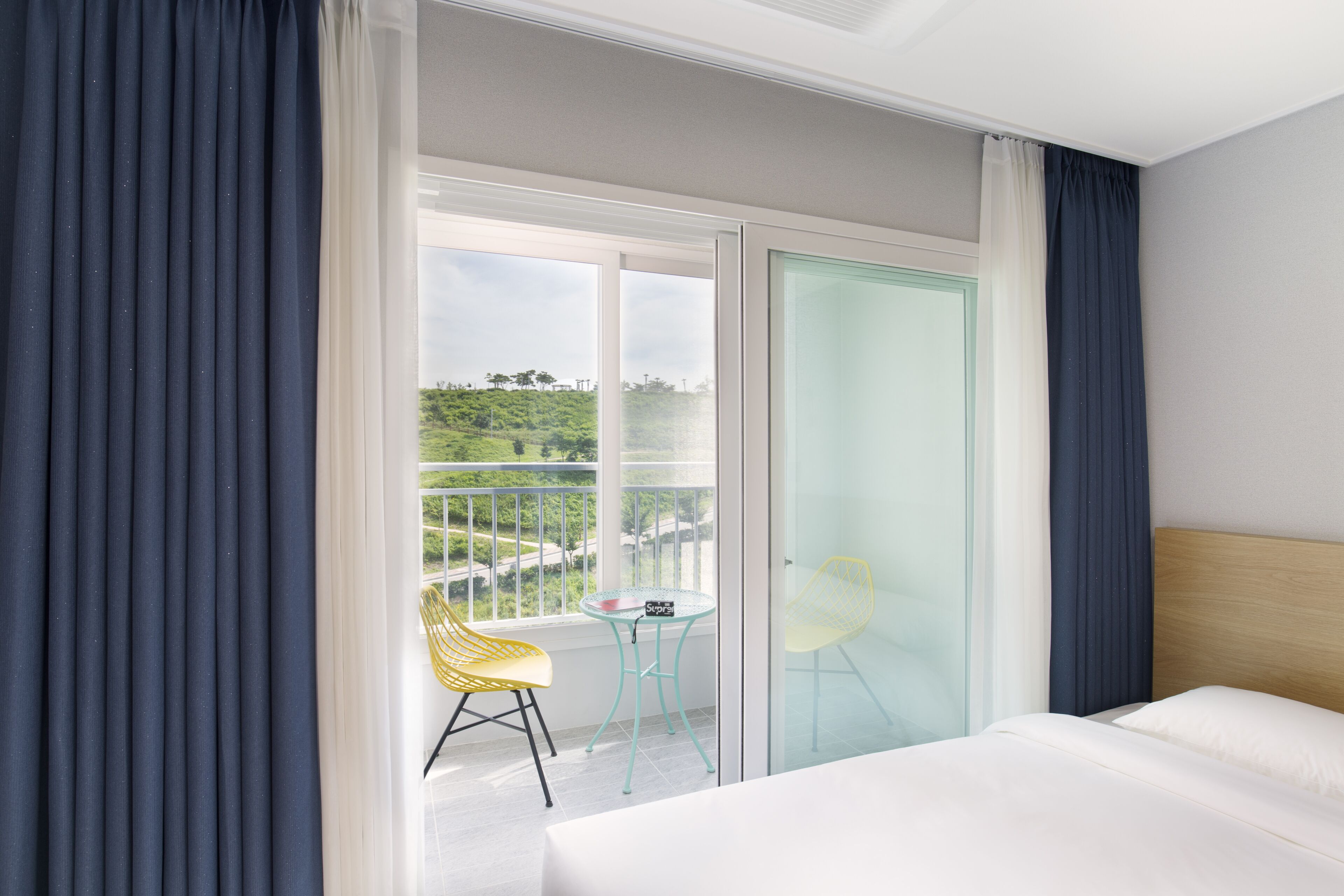 individually decorated, individually furnished, free wifi, bed sheets