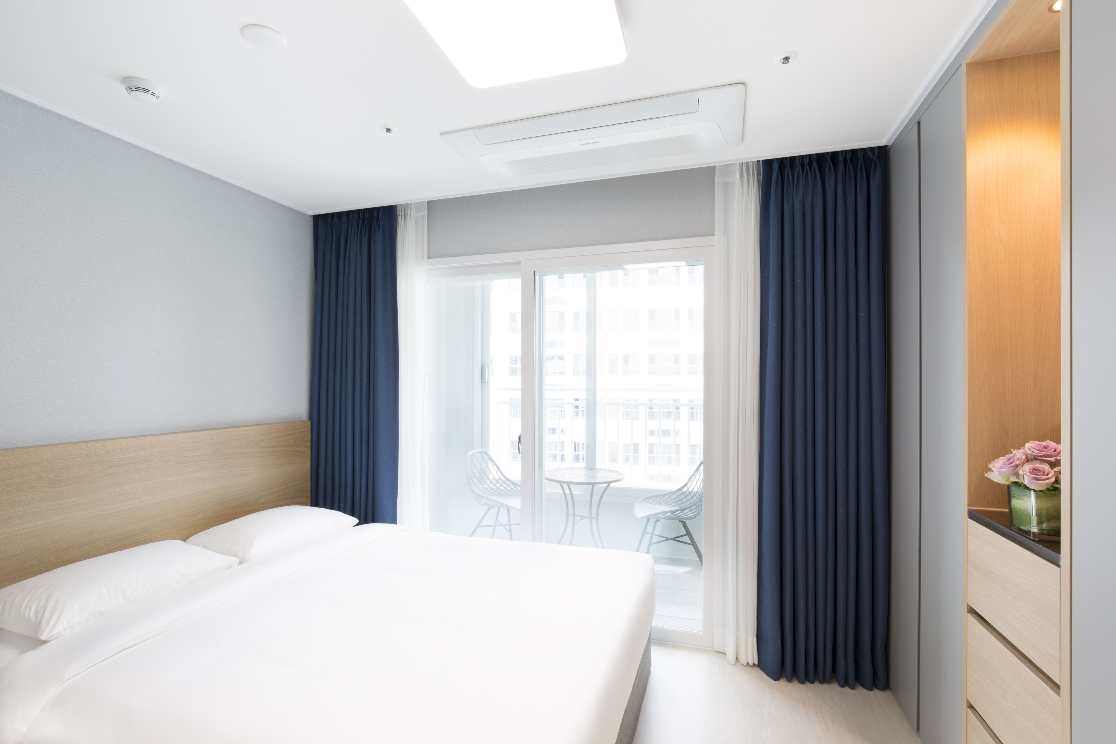 individually decorated, individually furnished, free wifi, bed sheets