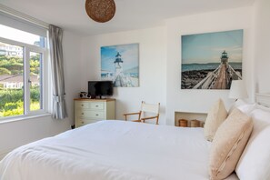 7 bedrooms, iron/ironing board, free WiFi, bed sheets