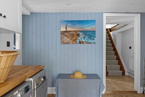 Interior - Comfortable 7-bedroom house with estuary views and parking (Salcombe)