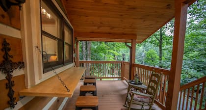 Cozy Cottage in Blowing Rock