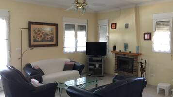 Télévision, cheminée