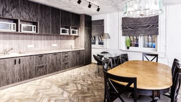 Kühlschrank, Mikrowelle
